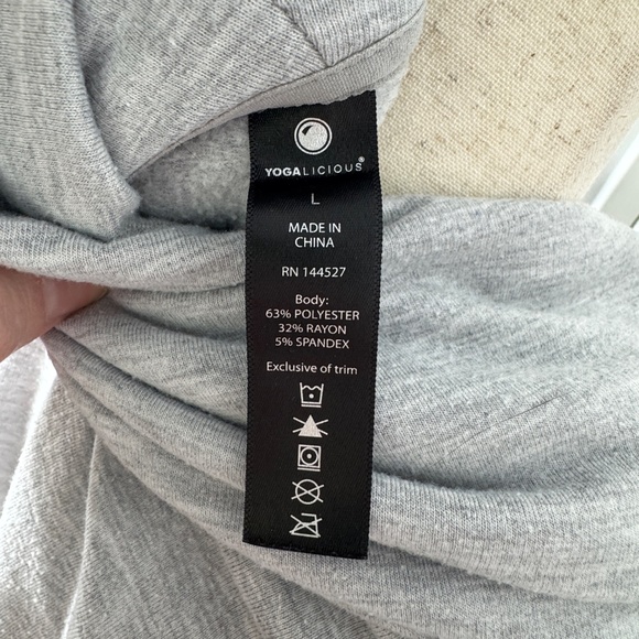 Yogalicious Gray Cowlneck Sweatshirt - L - Picture 3 of 3